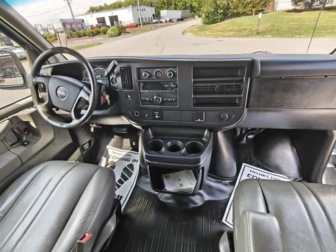 Used 2015 GMC Savana 2500 RWD image 11