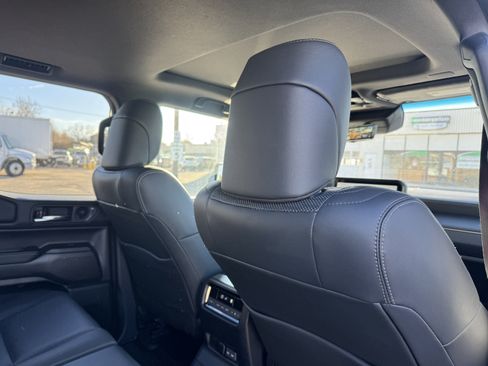 Used 2025 Toyota Land Cruiser image 17