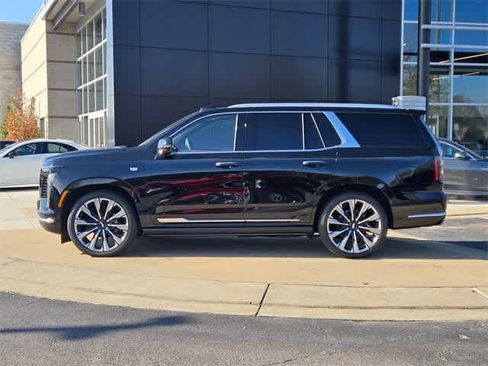 Used 2026 Cadillac Escalade Luxury w/ Touring Package image 4