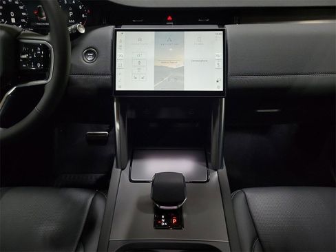New 2025 Land Rover Discovery Sport Dynamic SE image 26