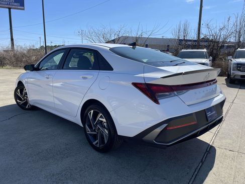 Certified 2025 Hyundai Elantra Sport image 4
