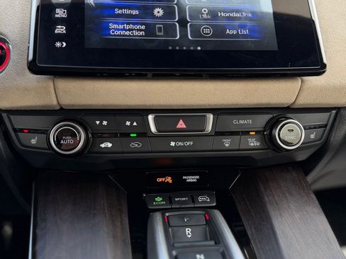Used 2018 Honda Clarity Touring image 15