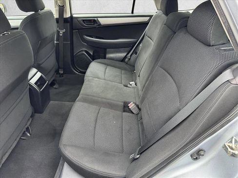 Used 2019 Subaru Outback 2.5i AWD/4WD image 17