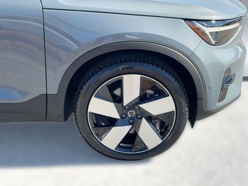 Certified 2023 Volvo C40 P8 Recharge Ultimate w/ Protection Package Premier image 12