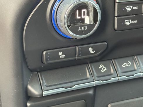 Used 2021 Chevrolet Silverado 1500 LT Trail Boss w/ Bed Protection Package image 17