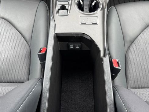 Used 2024 Toyota Camry XSE FWD image 18