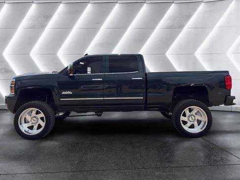 Used 2018 Chevrolet Silverado 2500 High Country w/ Duramax Plus Package AWD/4WD image 4