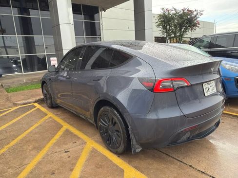 Used 2023 Tesla Model Y Long Range AWD/4WD image 3