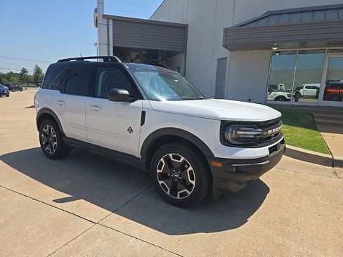 Used 2023 Ford Bronco Sport Outer Banks w/ Tech Package AWD/4WD image 6
