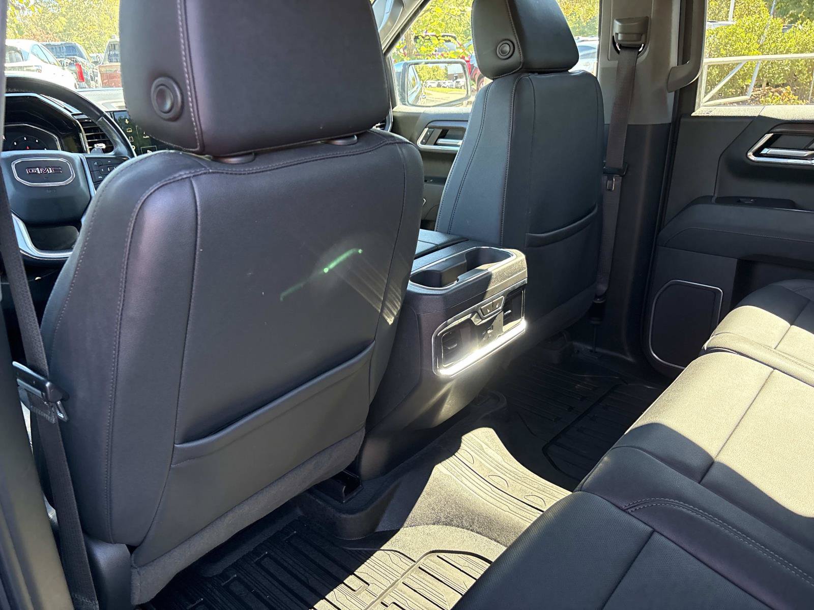 Used 2023 GMC Sierra 1500 SLT AWD/4WD image 30