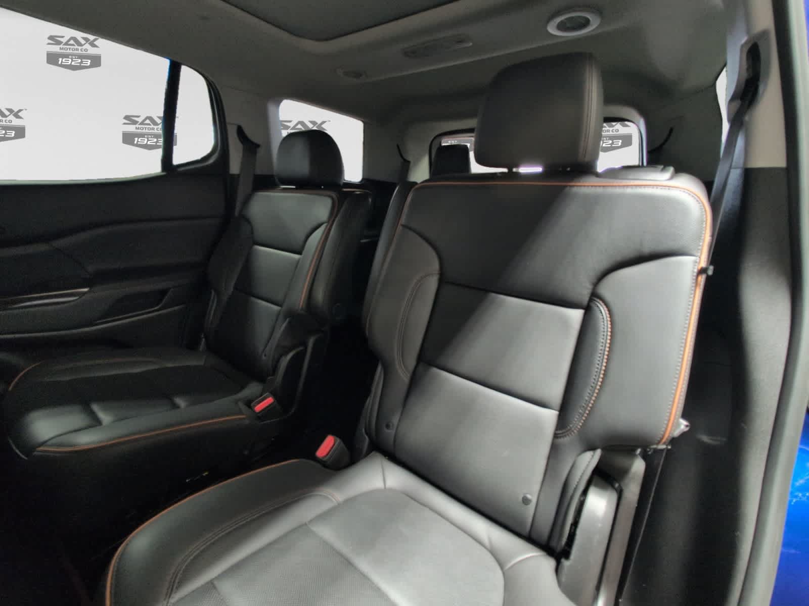 Used 2023 GMC Acadia AT4 w/ Technology Package AWD/4WD image 13