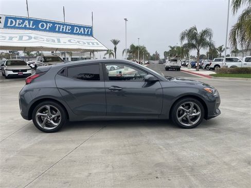 Used 2019 Hyundai Veloster 2.0 image 9