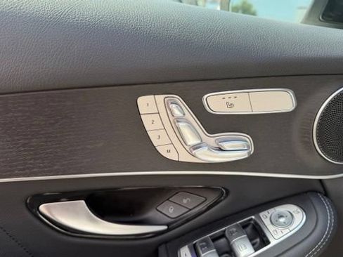 Used 2022 Mercedes-Benz GLC 300 4MATIC image 23