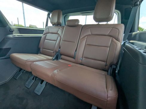 New 2026 Lincoln Navigator L Reserve AWD/4WD image 14