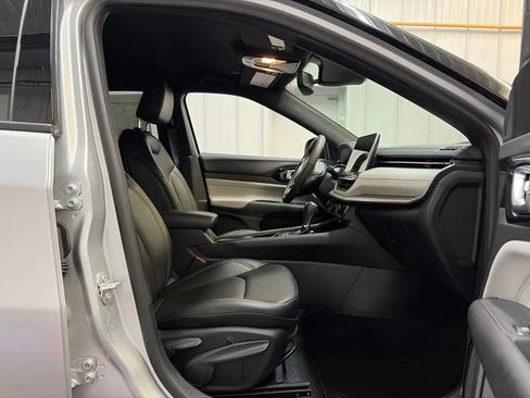 Used 2025 Jeep Compass Limited AWD/4WD image 20