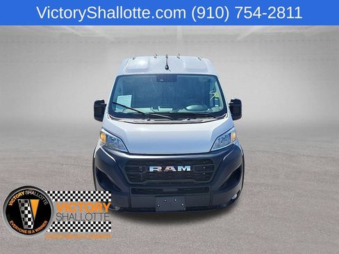 Used 2024 RAM ProMaster 2500 w/ Convenience Group FWD image 3