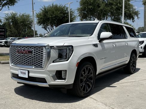 Used 2023 GMC Yukon XL Denali w/ Max Trailering Package AWD/4WD image 9