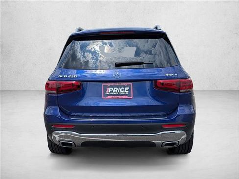 Used 2023 Mercedes-Benz GLB 250 4MATIC image 6