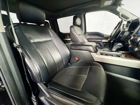 Used 2019 Ford F150 Lariat w/ Equipment Group 502A Luxury AWD/4WD image 31