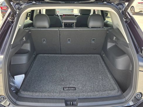 Certified 2026 Volkswagen Tiguan SE w/ Panoramic Sunroof Package FWD image 13