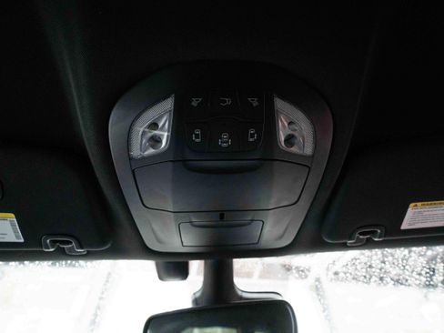 Used 2022 Chrysler Pacifica Touring-L w/ Uconnect Theater Family Group image 18