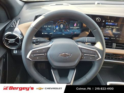 New 2026 Chevrolet Equinox ACTIV w/ Convenience Package III AWD/4WD image 17