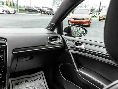 Used 2019 Volkswagen Golf R 4-Door image 15