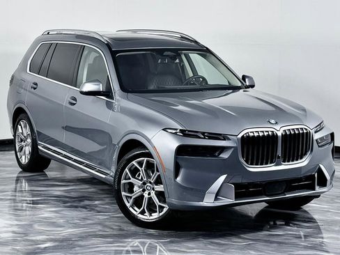 Used 2025 BMW X7 xDrive40i image 3