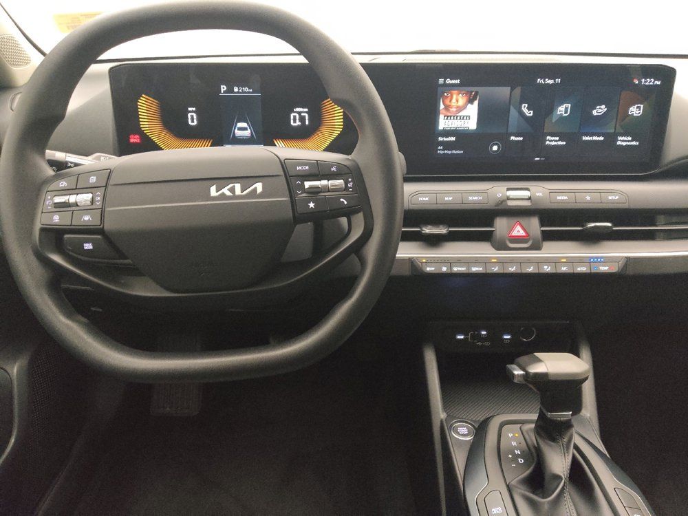 Used 2025 Kia K4 FWD image 22