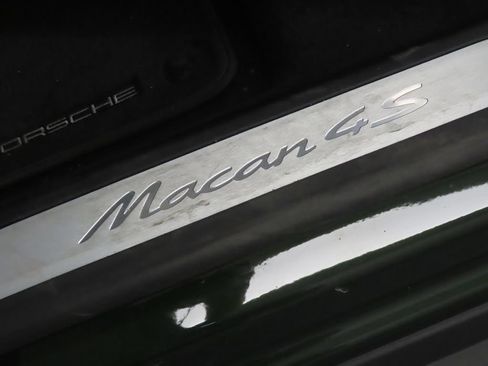 Certified 2025 Porsche Macan 4S Electric AWD/4WD image 43