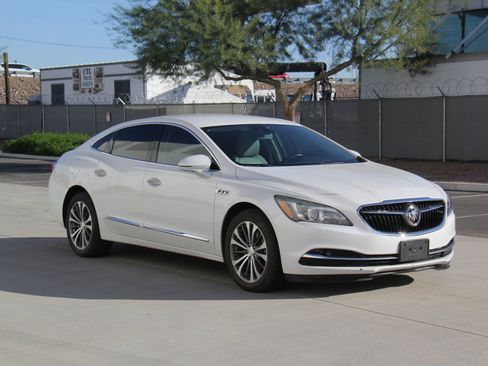 Used 2018 Buick LaCrosse Premium image 4