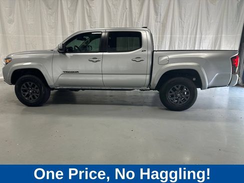 Used 2023 Toyota Tacoma SR5 w/ Technology Package AWD/4WD image 4