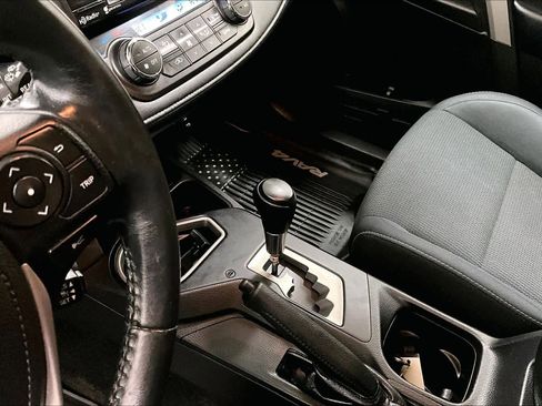 Used 2018 Toyota RAV4 XLE image 15