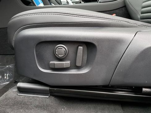 New 2025 Land Rover Discovery Sport S image 19