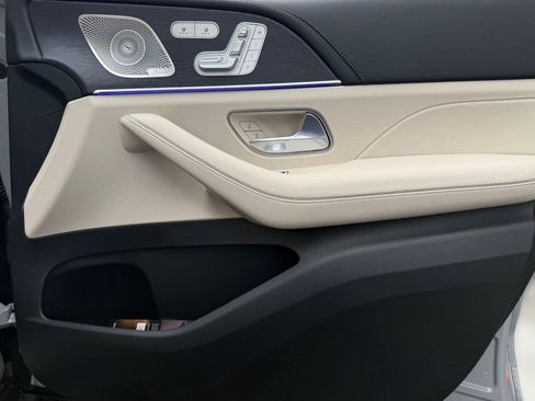 New 2026 Mercedes-Benz GLS 580 4MATIC image 11