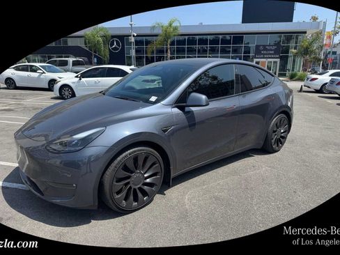 Used 2022 Tesla Model Y Performance AWD/4WD image 1