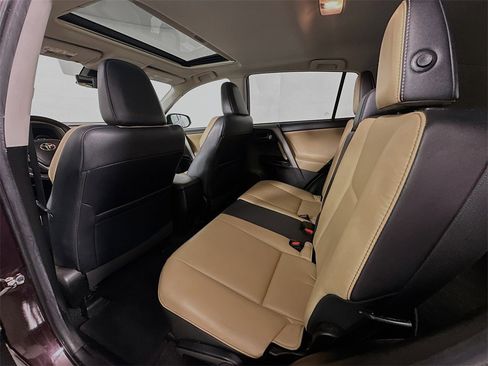 Used 2018 Toyota RAV4 Limited image 4