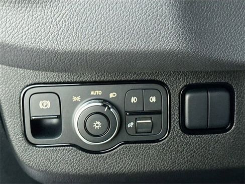 Used 2025 Mercedes-Benz Sprinter 2500 image 10