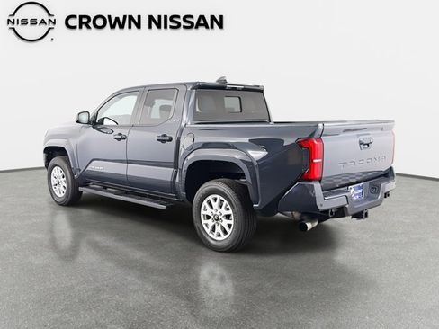 Used 2024 Toyota Tacoma SR5 w/ SR5 Upgrade Package image 8