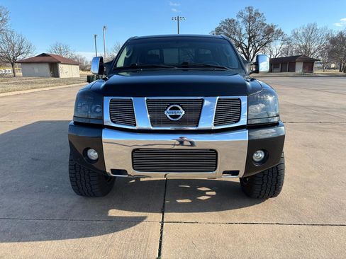 Used 2005 Nissan Titan LE w/ (U01) Nissan Navigation Pkg image 5