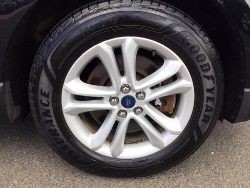 Used 2019 Ford Edge SEL w/ Equipment Group 201A AWD/4WD image 43