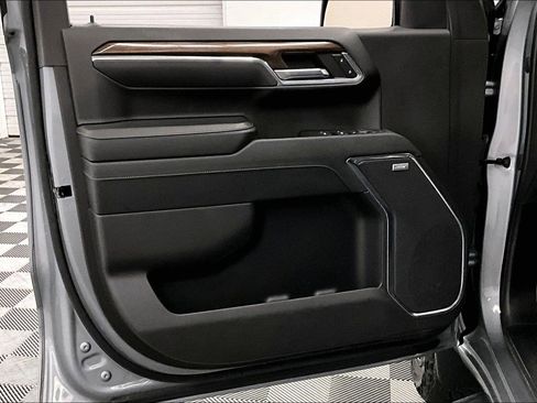 Used 2023 Chevrolet Silverado 1500 LT Trail Boss w/ LT Trail Boss Premium Package AWD/4WD image 20