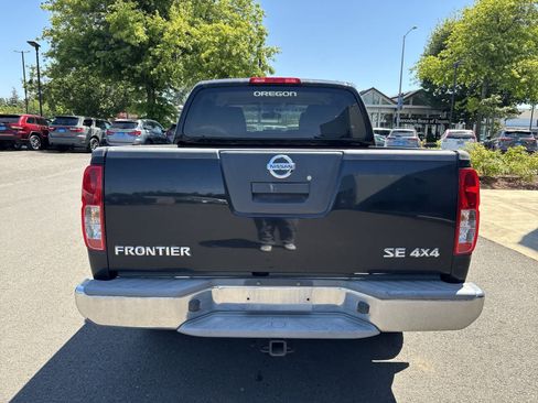 Used 2008 Nissan Frontier SE w/ SE Value Truck Pkg AWD/4WD image 4