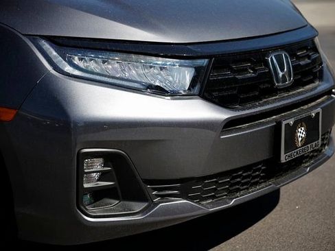 New 2026 Honda Odyssey Touring image 42