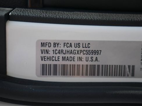 Used 2023 Jeep Grand Cherokee Altitude image 29