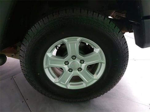 Used 2012 Jeep Wrangler Unlimited Sport image 29