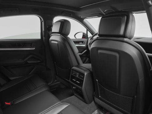 Certified 2026 Porsche Cayenne S AWD/4WD image 28