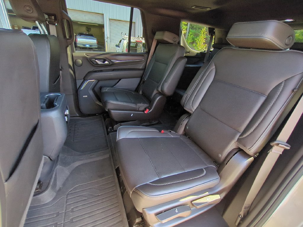 Used 2023 GMC Yukon Denali AWD/4WD image 15