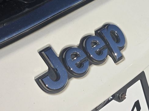 Used 2021 Jeep Compass Latitude image 8