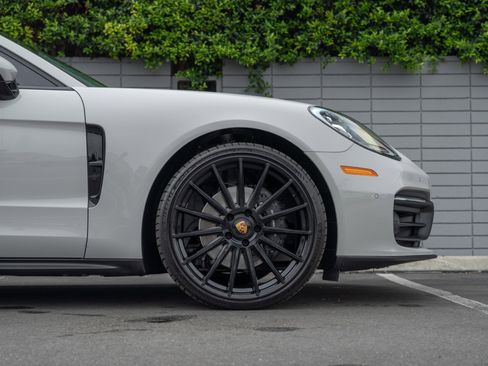 Used 2023 Porsche Panamera 4 Platinum Edition w/ Assistance Package image 11